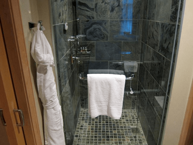 Top Tips To Help You Make A Tiny Bathroom Feel Bigger