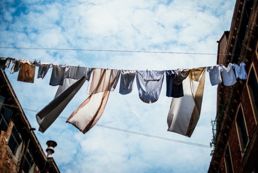 The Types of Garden Washing Line to Dry Laundry Outdoors - MY