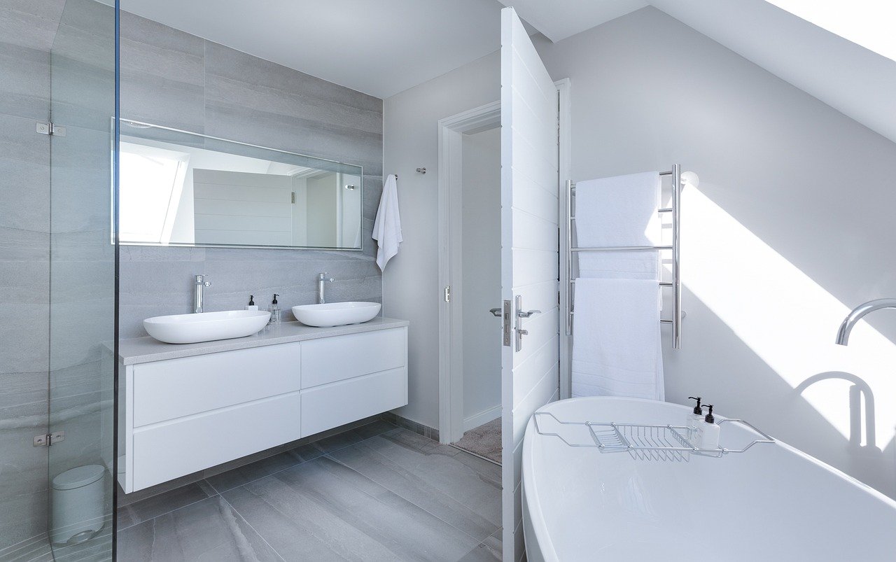 Do's and don’ts for bathroom flooring