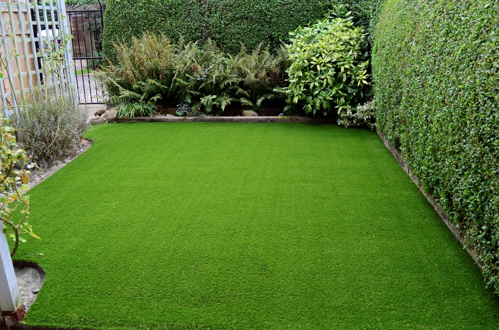 Working with artificial grass in your new build’s garden