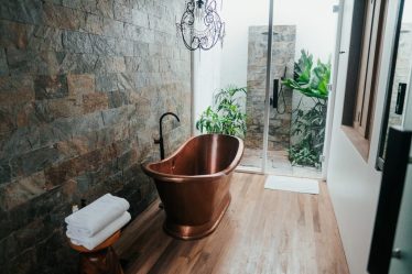 HOW TO RENOVATE YOUR BATHROOM IN THE MOST LUXURY WAY YOU CAN